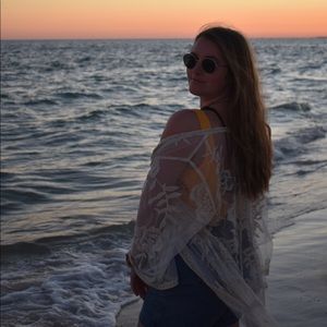 Meet your Posher, Lyvia